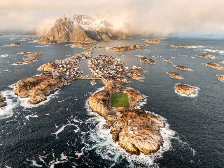 Chessboard of the Isles – Battle at Sea by SHIH HUNG YANG