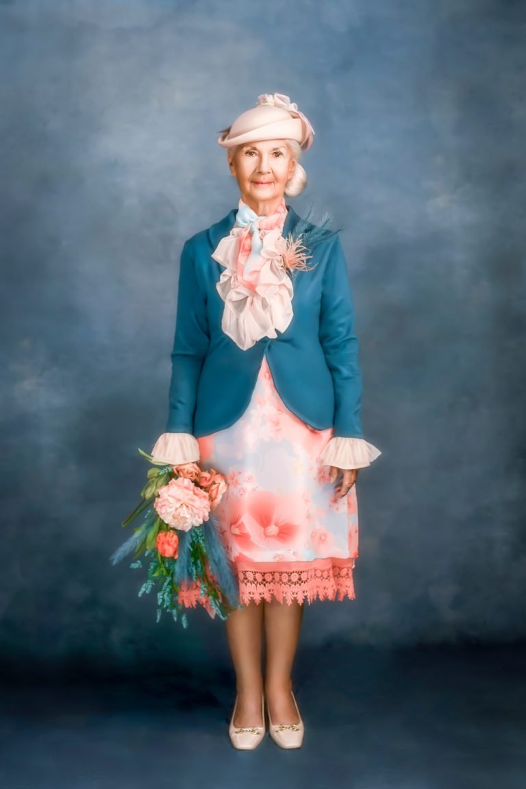Elegance by Sonia Daviault